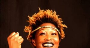 ARTISTE BIOGRAPHY – Lyoni Jones